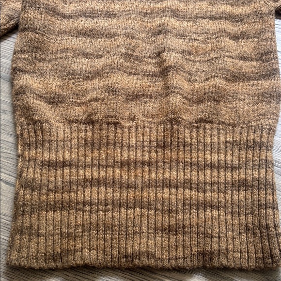 Columbia | Tan and Brown Wool Blend Crewneck Sweater Size Medium - Picture 11 of 11